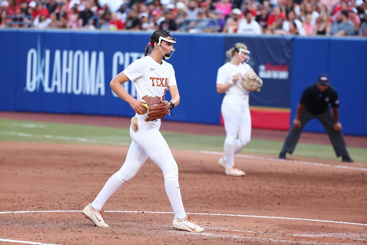 Texas pitcher Teagan Kavan